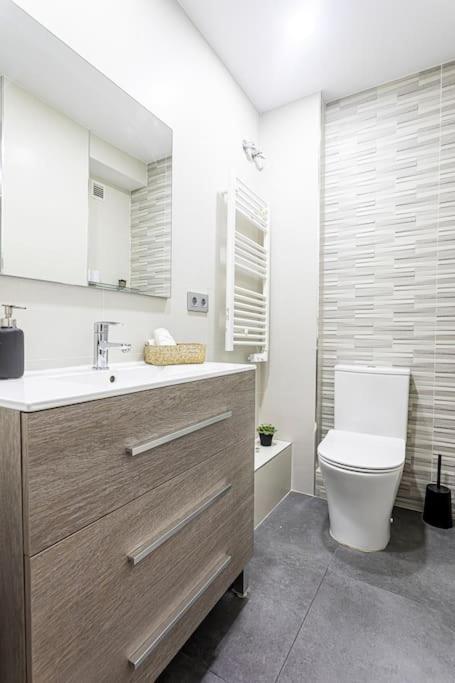 Precioso Piso Moderno: Terraza, A/C, Netflix, Wifi Apartman Valencia Kültér fotó