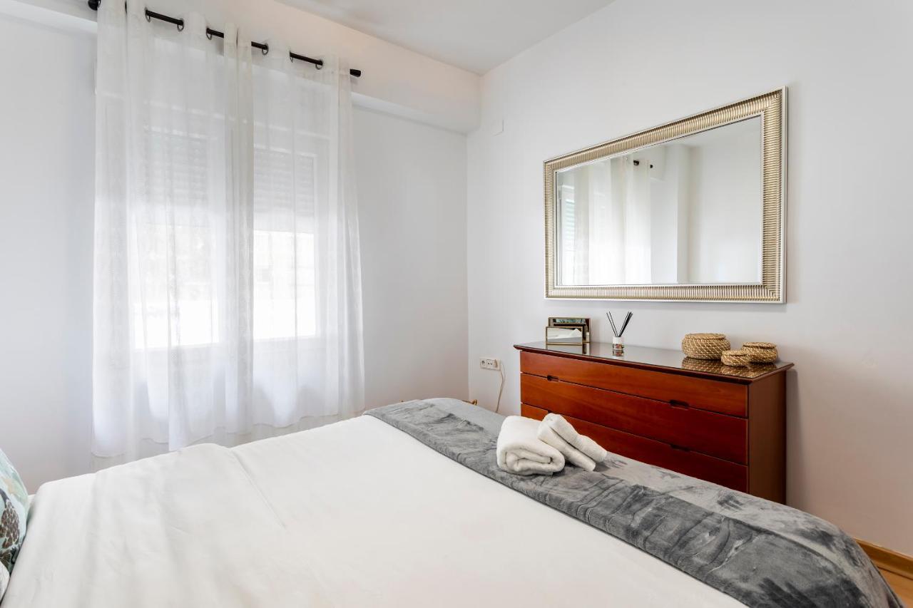 Precioso Piso Moderno: Terraza, A/C, Netflix, Wifi Apartman Valencia Kültér fotó
